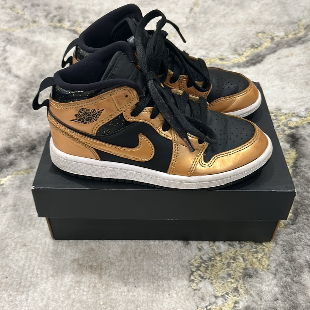 Little Girls Air Jordan 1 Mid SE GS